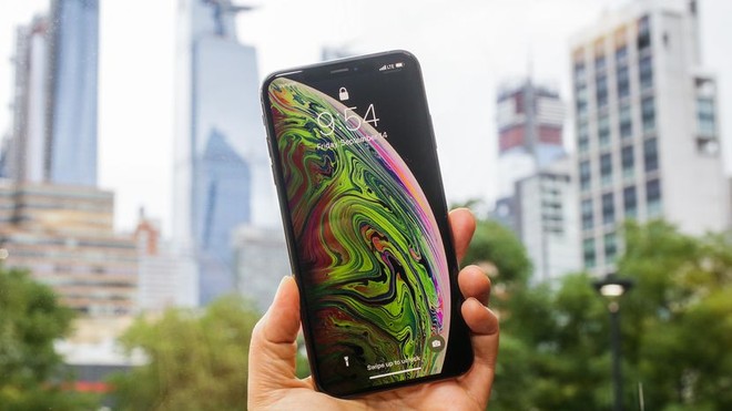 iPhone XS Max phát bức xạ cao hơn điện thoại Samsung, Xiaomi