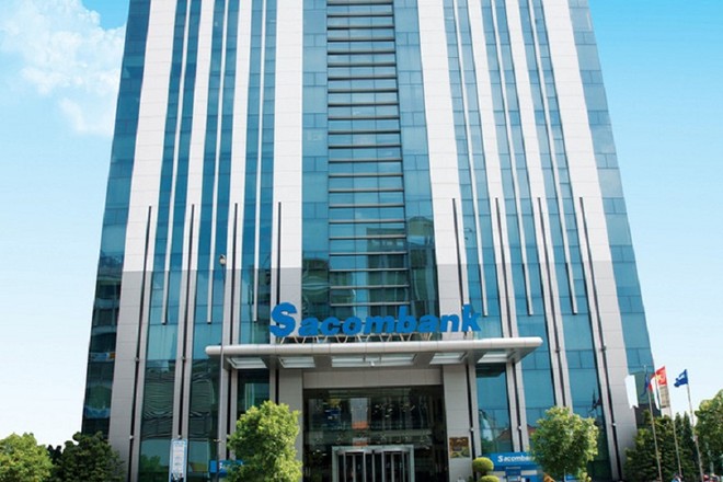 Sacombank đón nhận cờ thi đua, bằng khen của Ngân hàng Nhà nước