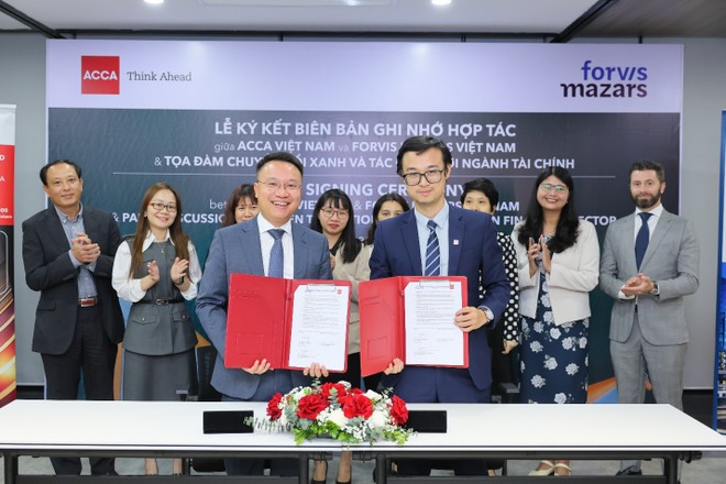 ACCA Việt Nam và Forvis Mazars Việt Nam ký kết Biên bản ghi nhớ nhằm hợp tác phát triển nhân lực lao động xanh.