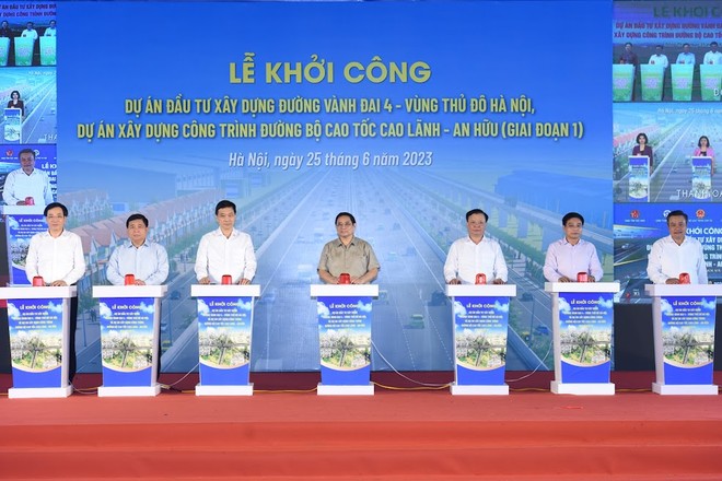 Khởi công 2 dự án đầu tư công quy mô 91.000 tỷ đồng