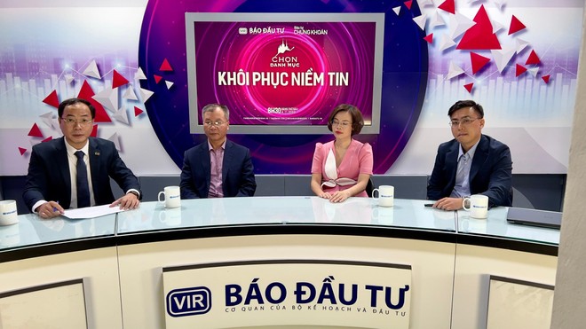 Các diễn giả tham gia Talkshow kỳ 2 (ảnh: Chí Cường)