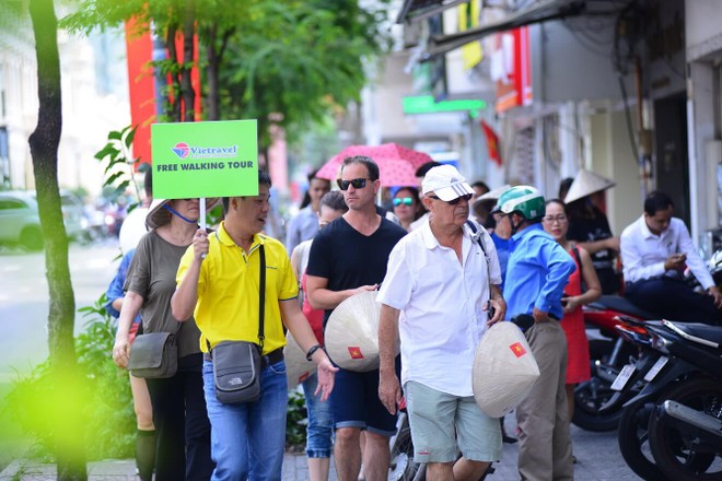 Khách ngoại tỉnh được tặng tour Free Walking day khi tham gia Ngày hội khuyến mại du lịch năm 2017