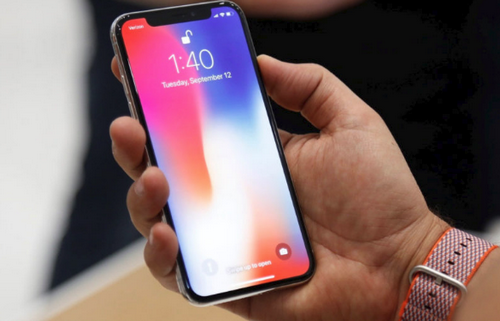 Sản xuất iPhone X khó khăn khiến lợi nhuận Foxconn giảm mạnh.