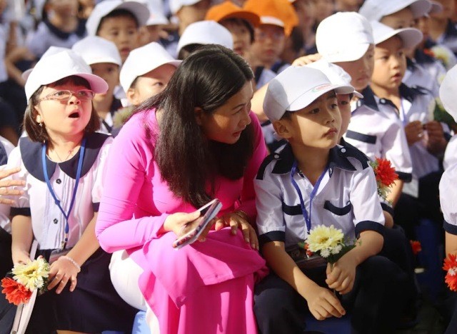 Nhiều người hoài nghi với tính khả thi trước đề xuất lương giáo viên xếp cao nhất trong hệ thống thang bậc lương hành chính sự nghiệp (ảnh minh họa)