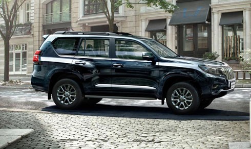 Toyota Land Cruiser 2018 được bán tại Anh từ cuối tháng này.