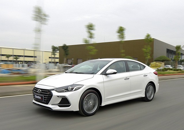 Hyundai Elantra Sport khởi điểm từ 729 triệu đồng