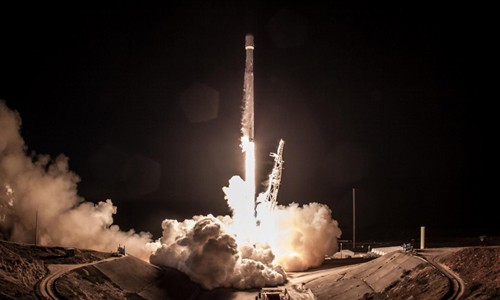 SpaceX từng tiến hành nhiều vụ phóng tên lửa thành công. Ảnh: Newsweek.