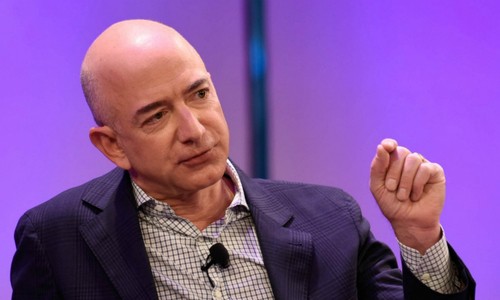 Cấp dưới ám ảnh bởi email một ký tự của Jeff Bezos