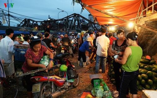 Chợ đầu mối Long Biên (Ảnh minh họa/VOV)