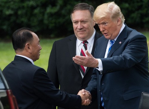 Tổng thống Trump đón phái viên Kim Yong-chol tại Nhà Trắng hôm 1/6. Ảnh: AFP.