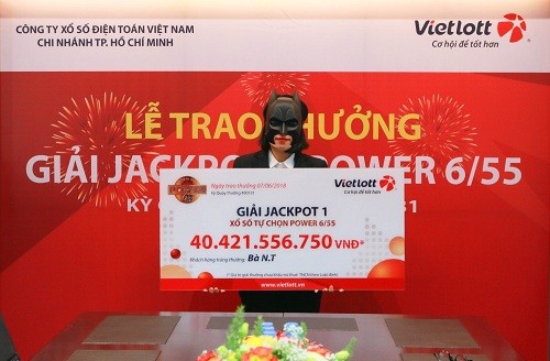 Nữ khách hàng trúng Jackpot hơn 40 tỷ đồng (chưa trừ thuế) là nhân viên một ngân hàng tại TP HCM.