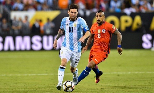 Một pha bóng trong khuôn khổ giải Copa America. Ảnh: AFP.