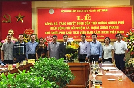 Lãnh đạo tỉnh Lào Cai chúc mừng đồng chí Đặng Xuân Thanh..