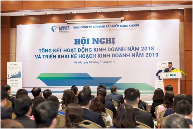 Toàn cảnh hội nghị tổng kết hoạt động kinh doanh – Bảo hiểm Hàng không (VNI) tổ chức.