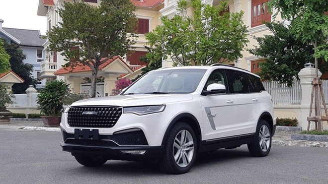 Zotye Z8 có thêm hàng ghế thứ 3, trang bị động cơ mới mạnh hơn.