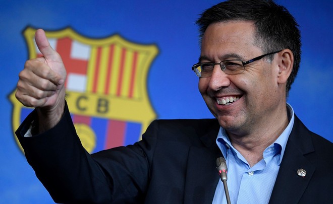 Chủ tịch Bartomeu của Barcelona đã có món quà đặc biệt để khích lệ tinh thần các cầu thủ trong dịp Giáng Sinh.