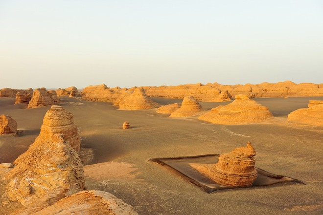 Địa chất hàng nghìn năm trên sa mạc