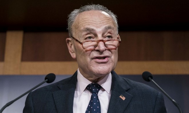 Thượng nghị sĩ Schumer phát biểu sau cuộc bỏ phiếu. Ảnh: AFP.