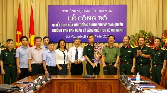 Lễ công bố quyết định.