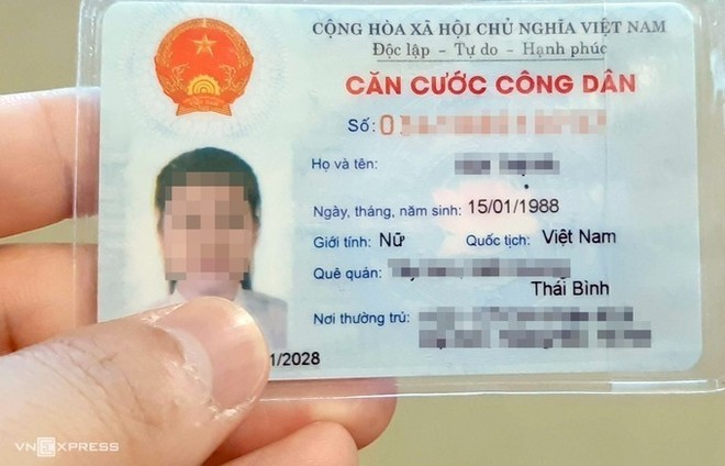 Thẻ căn cước công dân có mã vạch hiện nay chứa khoảng 20 thông tin. Ảnh: Phương Sơn.