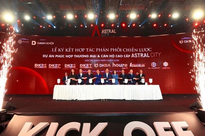 Khoảnh khắc đáng nhớ tại sự kiện kick off dự án.