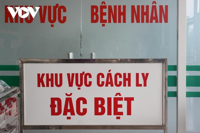 Cách ly 7 nhân viên y tế Bệnh viện Tai Mũi Họng tiếp xúc ca mắc COVID-19