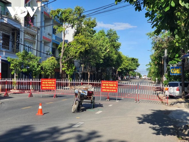 Cơ quan chức năng phong tỏa tại phường 2 thành phố Tuy Hòa.