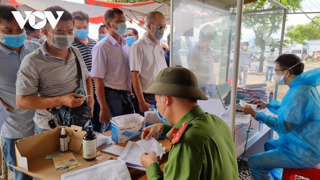 Khai báo tại các chốt kiểm soát vào tỉnh Tây Ninh.