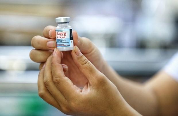 Cận cảnh vaccine Moderna sẽ tiêm cho người dân. (Ảnh: Thành Đạt/TTXVN).