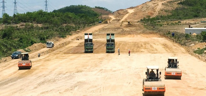 Các dự án hạ tầng giao thông là trọng tâm của đầu tư công.