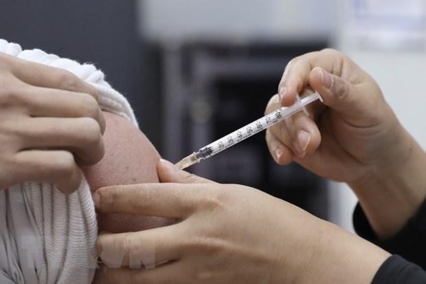 Hà Nội tăng cường tiêm vaccine cho các đối tượng nguy cơ mắc COVID-19