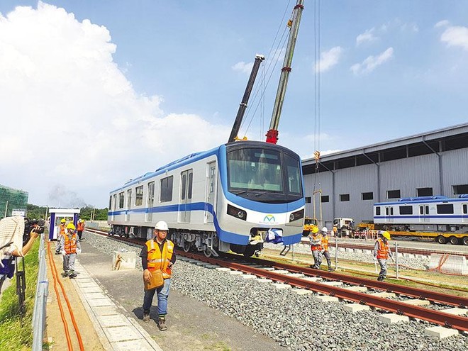 Không khí thi công tuyến Metro số 1 tại khu vực nhà ga Bến Thành. Ảnh: Lê Toàn.