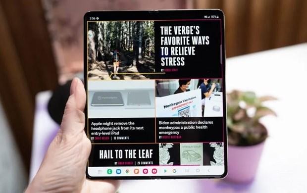 Galaxy Z Fold 4. (Nguồn: The Verge)