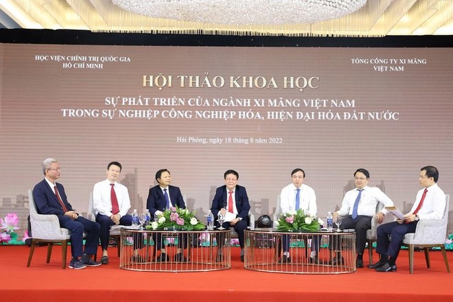 Ngành xi măng đang gặp khó khăn kép do chi phí nhiên liệu gia tăng mà mất cân đối cung cầu.