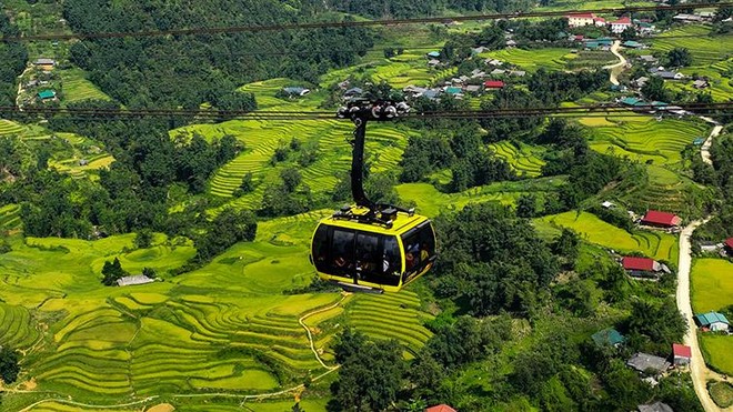 Khung cảnh mùa lúa chín ngoạn mục ở thung lũng Mường Hoa.