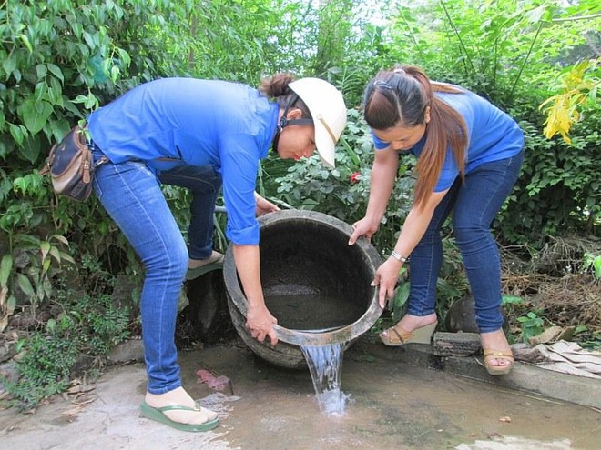 Các hộ gia đình cần thường xuyên vệ sinh môi trường nơi sinh sống, thực hiện diệt muỗi, diệt loăng quăng định kỳ hàng tuần.