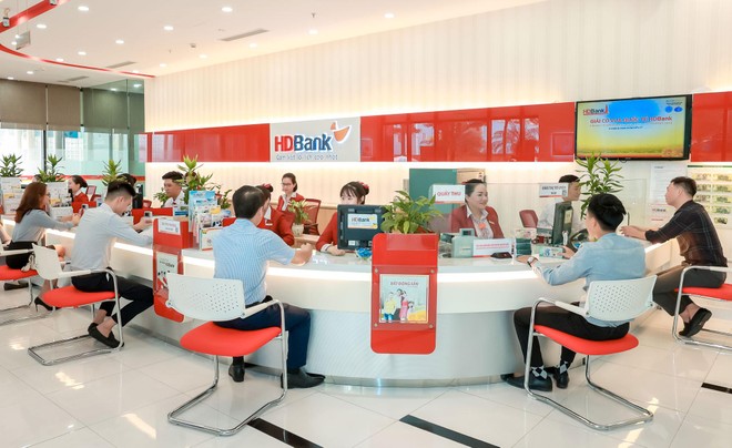 Dẫn đầu xu thế chuyển đổi, HDBank là ngân hàng đầu tiên sử dụng Swift Go