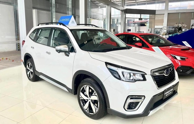 Subaru Forester Eyesight đời 2022 đang được các đại lý giảm 'sốc' hơn 300 triệu đồng. (Ảnh: PV/Vietnam+).