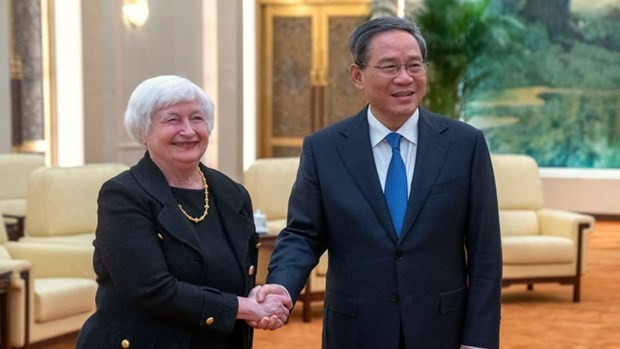 Thủ tướng Trung Quốc Lý Cường tiếp Bộ trưởng Tài chính Mỹ Janet Yellen tại Đại lễ đường Nhân dân ở Bắc Kinh. (Ảnh: AFP)