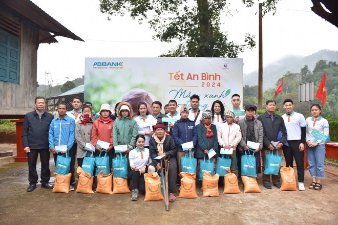 Tết An Bình là một hoạt động thiện nguyện thường niên của ABBANK với nhiều đóng góp ý nghĩa cho cộng đồng từ năm 2010 đến nay.