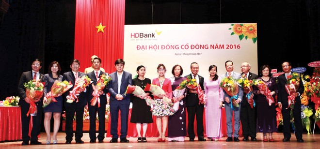 Đại hội đồng cổ đông thường niên 2017 của HDBank đã bầu ra HĐQT nhiệm kỳ 2017 - 2022 gồm 9 thành viên