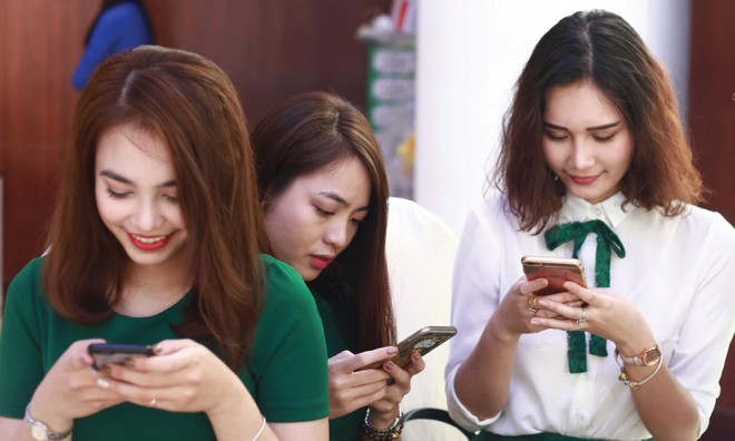 Khi smartphone trở thành vật bất ly thân của giới trẻ thì Fintech có một dư địa khổng lồ để phát triển