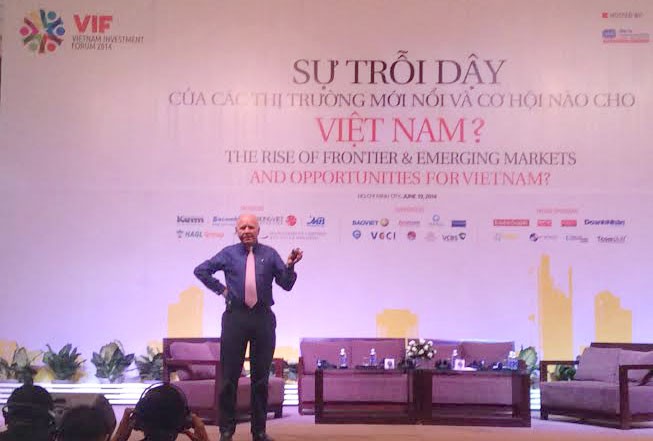 TS. Marc Faber trình bày tại Diễn đàn