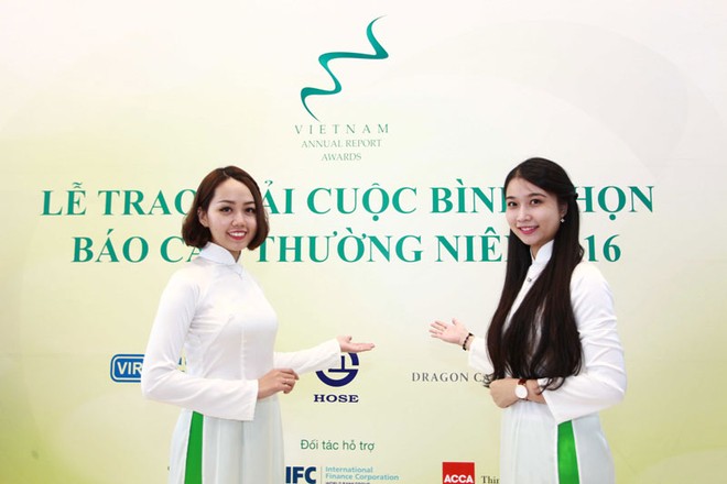 Những hình ảnh đẹp tại Lễ trao giải Báo cáo thường niên tốt nhất 2016