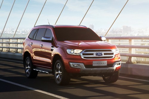 Ford Everest có mức giảm tới 64 triệu đồng và hiện giá bán ngang ngửa Fortuner.