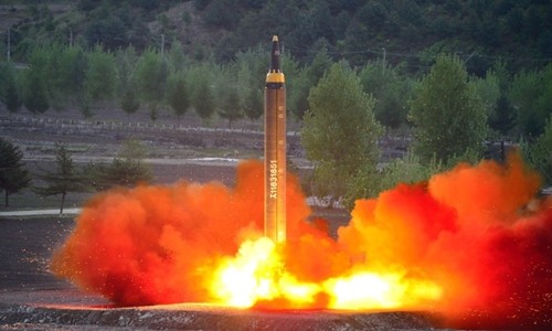 Tên lửa của Triều Tiên khiến giới đầu tư thoáng giật mình