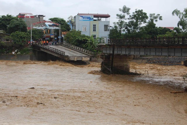 Lũ quét, Yên Bái ngập sâu trong bùn