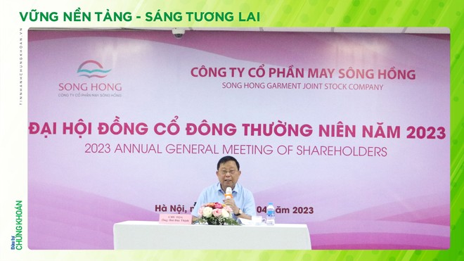 Ông Bùi Đức Thịnh, Chủ tịch HĐQT trả lời cổ đông