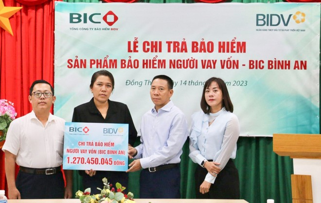 BIC chi trả gần 1,3 tỷ đồng quyền lợi bảo hiểm người vay vốn cho khách hàng của BIDV Sa Đéc 