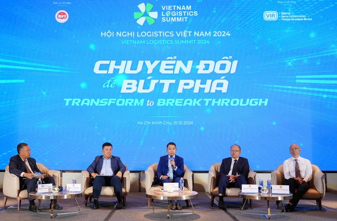 Các diễn giả tham gia phiên thảo luận số 1 của Hội nghị Logistics lần thứ 2 năm 2024 (Ảnh: Lê Toàn)